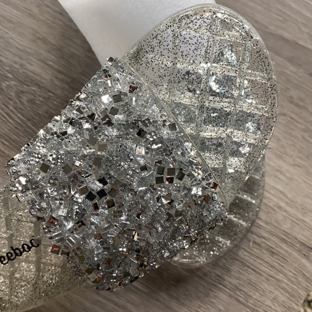 Sandals - Picture 2 of 5